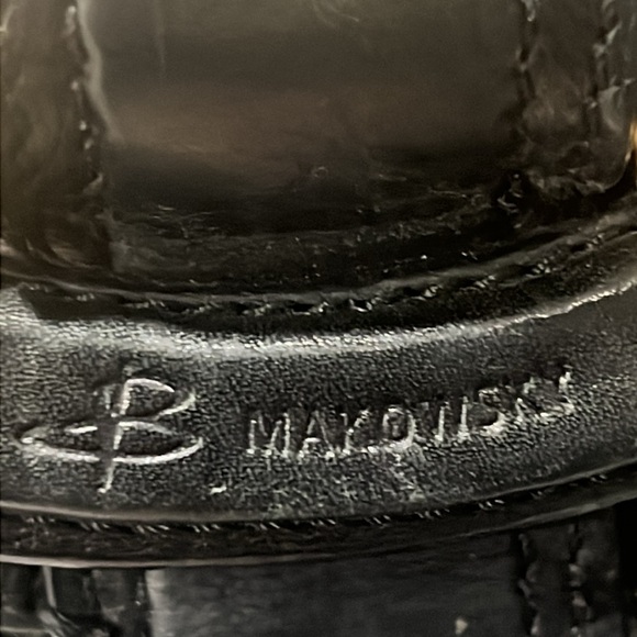 B Makowsky purse 100% Genuine leather very soft - black and gold hardware - Picture 3 of 13